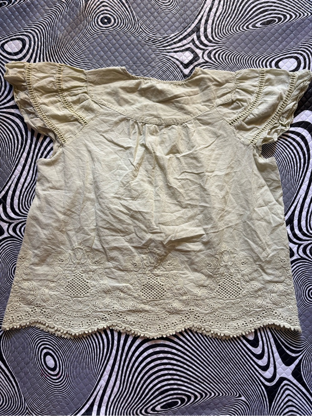Yellows Eyelet Button-Front Blouse - Picture 2 of 7
